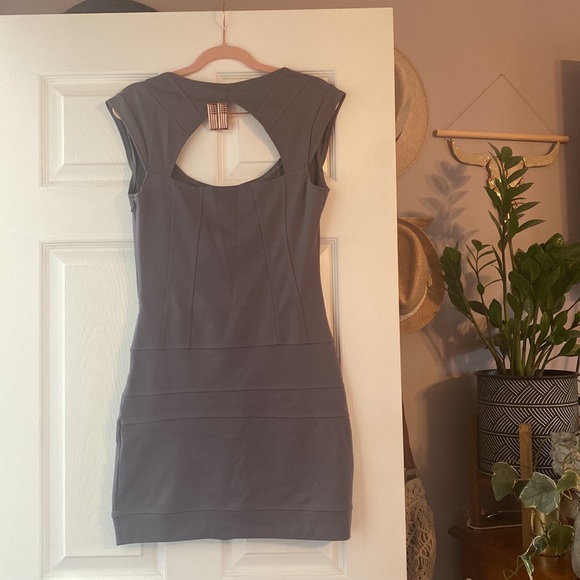 Guess bodycon dress - Picture 3 of 3